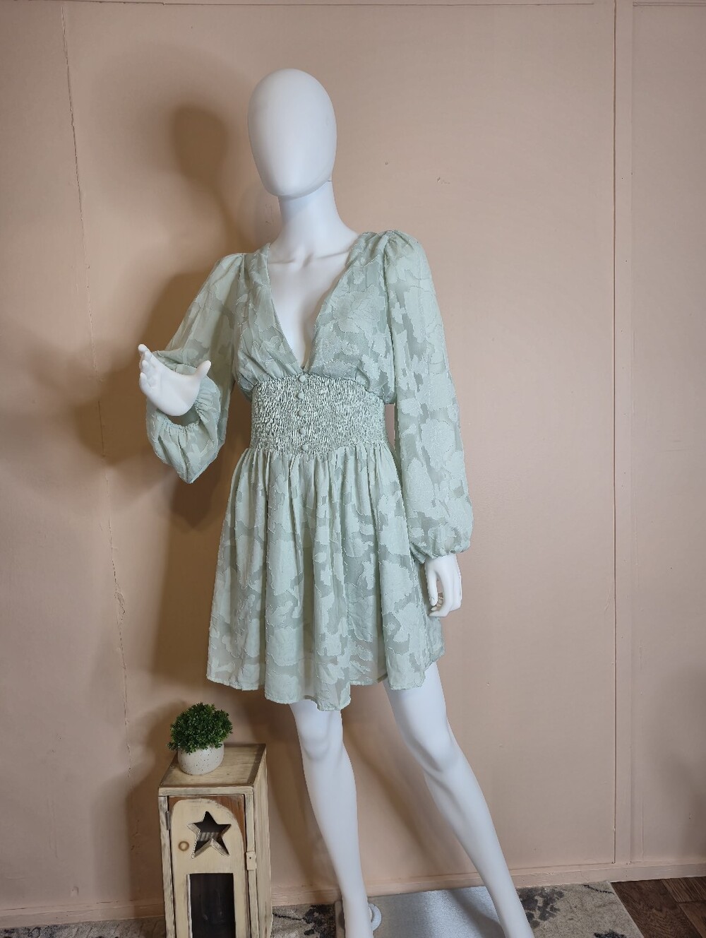 Lulu's Green Plunge Bishop Sleeve Sundress